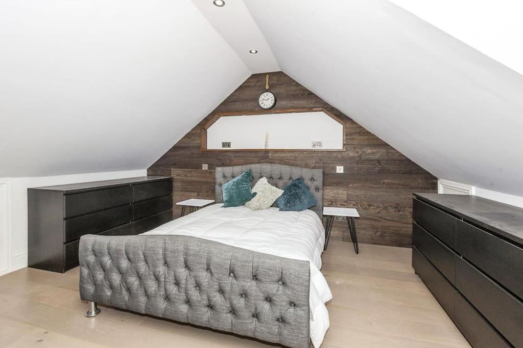 Lovely 2-Bed In Windsor Free Parking, 1 Mile From Legoland Kültér fotó